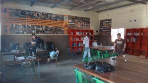 Disposition des fournitures de la médiathèque 