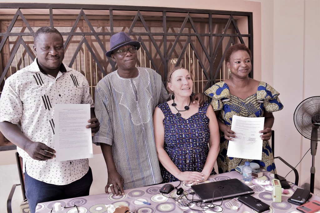 Echange de la convention signée en vue de la cession de la gestion des forages à la commune de Sanaba. 